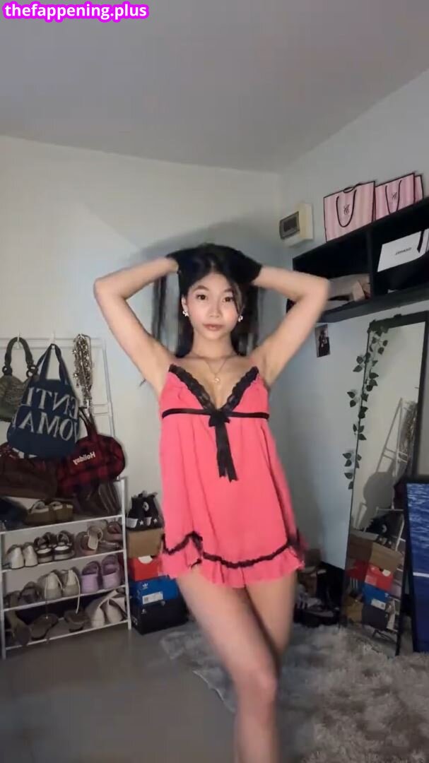 Saipetch B. / aaomhelloo Fotografie OnlyFans Dezbrăcată #196