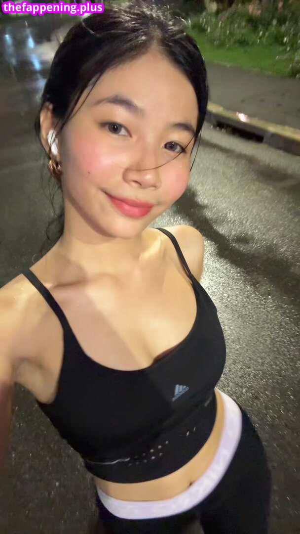 Saipetch B. / aaomhelloo Fotografie OnlyFans Dezbrăcată #230