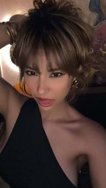 AienaBatrisaa