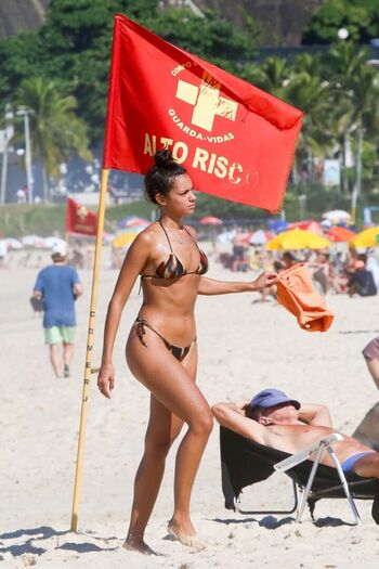 Alane Dias