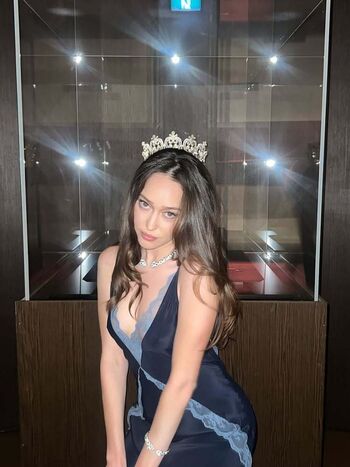 Alycia Debnam Carey