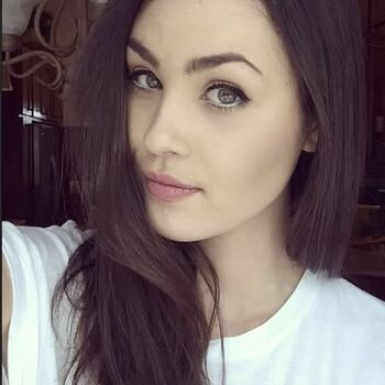 Angela Rhodes