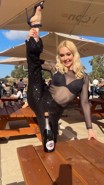 Anna Delos