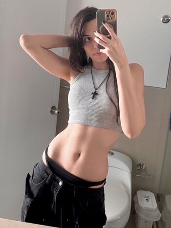 Ashlee Vr.irl