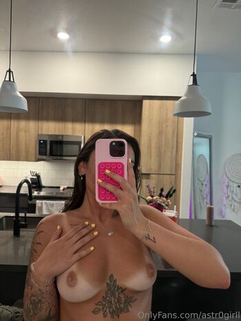 Astr0girll