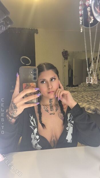Badbitch_Vani
