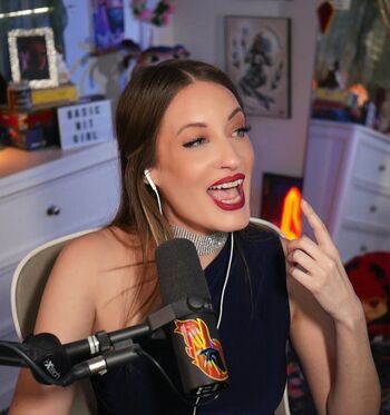 BasicWitGirl