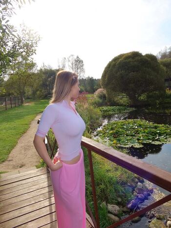 Blondinka Drive Angelina