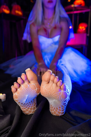 bubblegumtoes2
