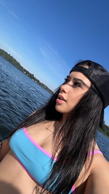 Cinthia Cruz