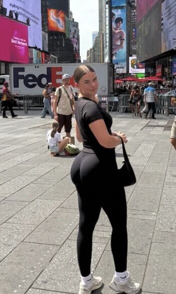 Curvy Goddesses