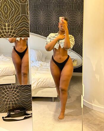 Deborah Olawovin, Mizsthicknesz