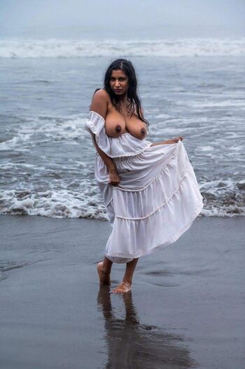Devi The Model