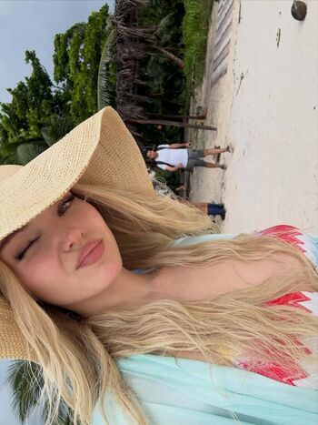 Dove Cameron