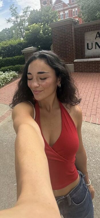 Elena Arenas