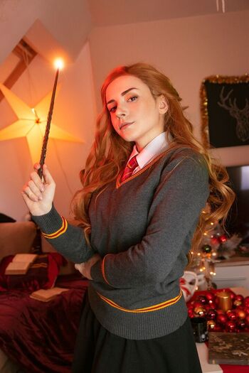 EzySummers Cosplay
