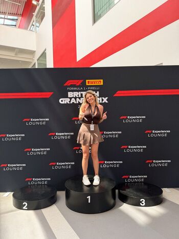 Gabriela Dizzy Carbornar