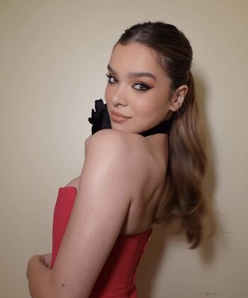 Hailee Steinfeld