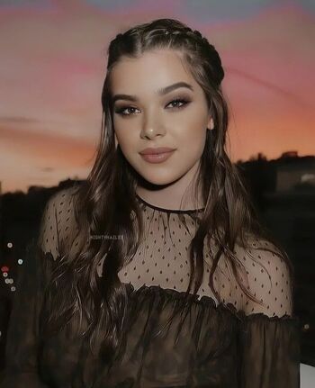 Hailee Steinfeld