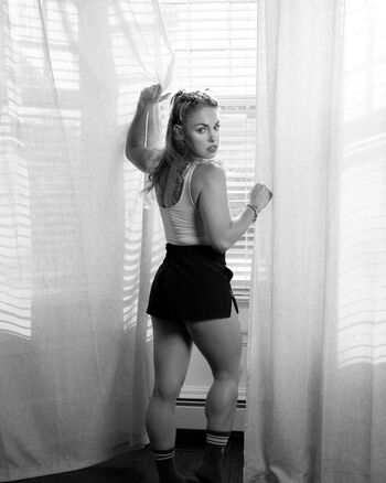 Heather Hardy / American Boxer