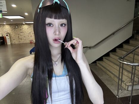 Huh Yunjin 허윤진