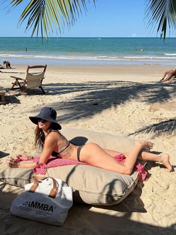 Isis Valverde