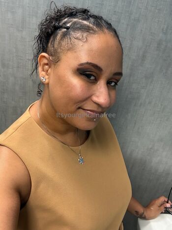 itsyourgirlrainafree