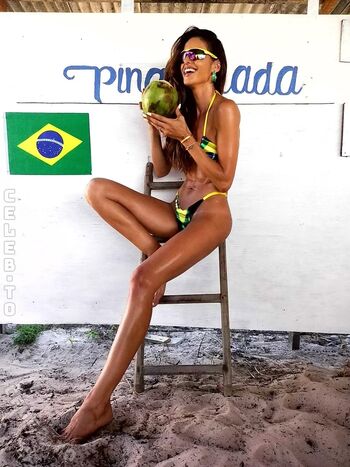 Izabel Goulart