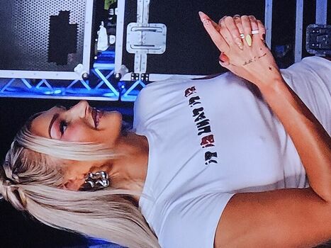 Izzi Dame