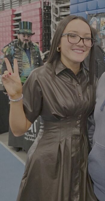 Izzy Moreno / ItsIzzyMania