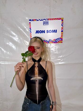 Jeon Somi/ENNIK SOMI