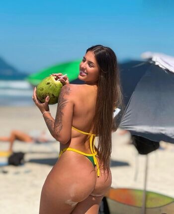Lara Castro