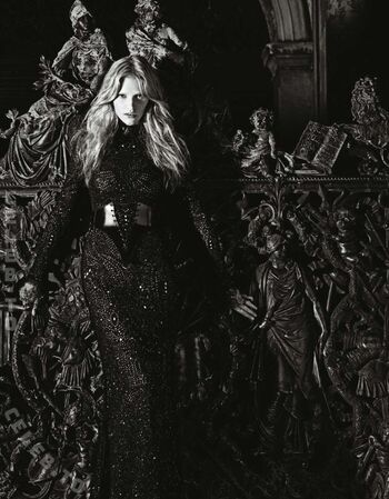 Lara Stone