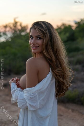 Laura Schultz