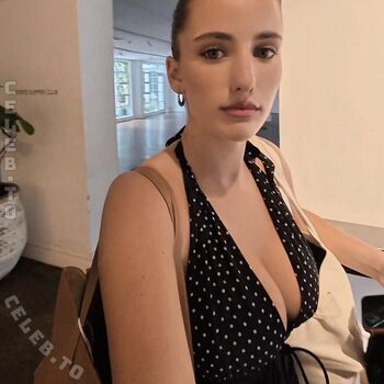 Lauramjj_