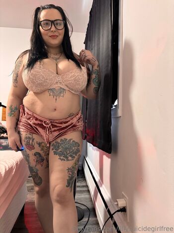 lillysuicidegirlfree