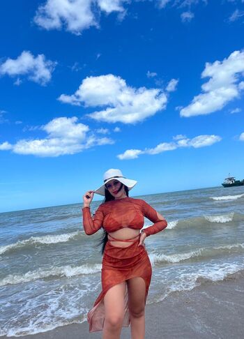 Luci_Naughty_