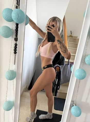 Mia Julia VIP