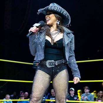 Mickie James