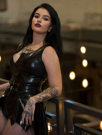 Mistress Nikole