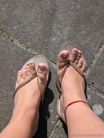 momsandfeet