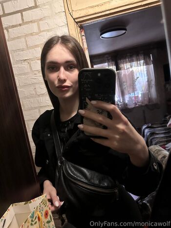 monicawolf