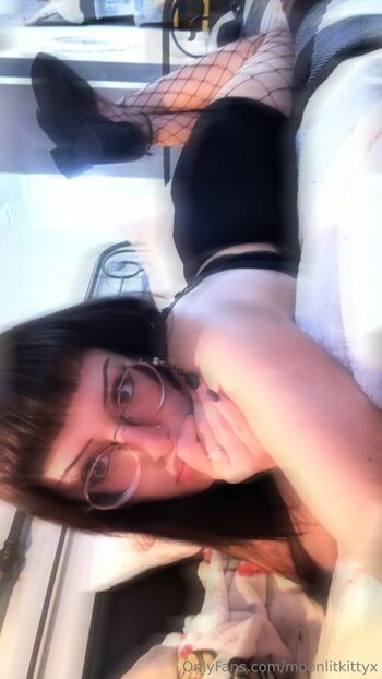 moonlitkittyx
