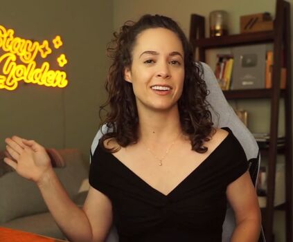 Natalie Gold