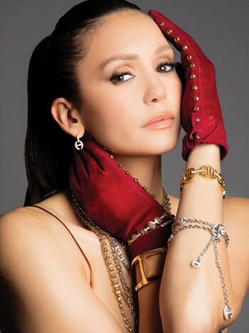 Nina Dobrev