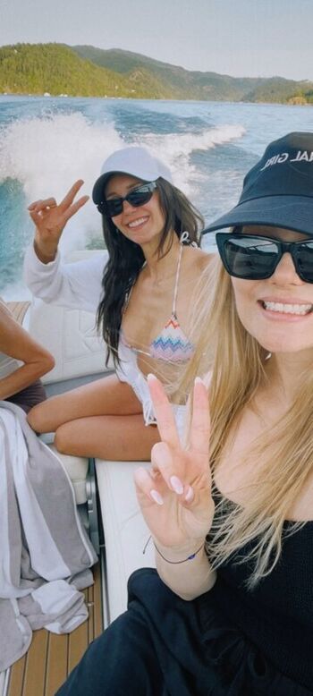 Nina Dobrev