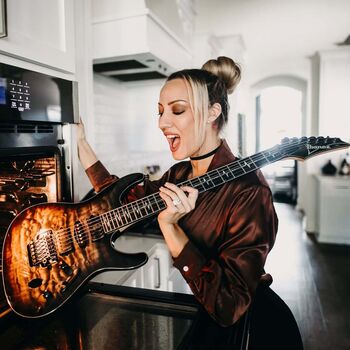 Nita Strauss