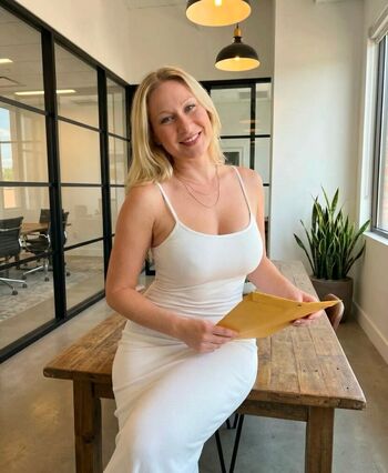 officegirlamanda