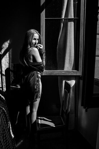 Pamela Moon Pamela03