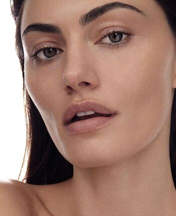 Phoebe Tonkin